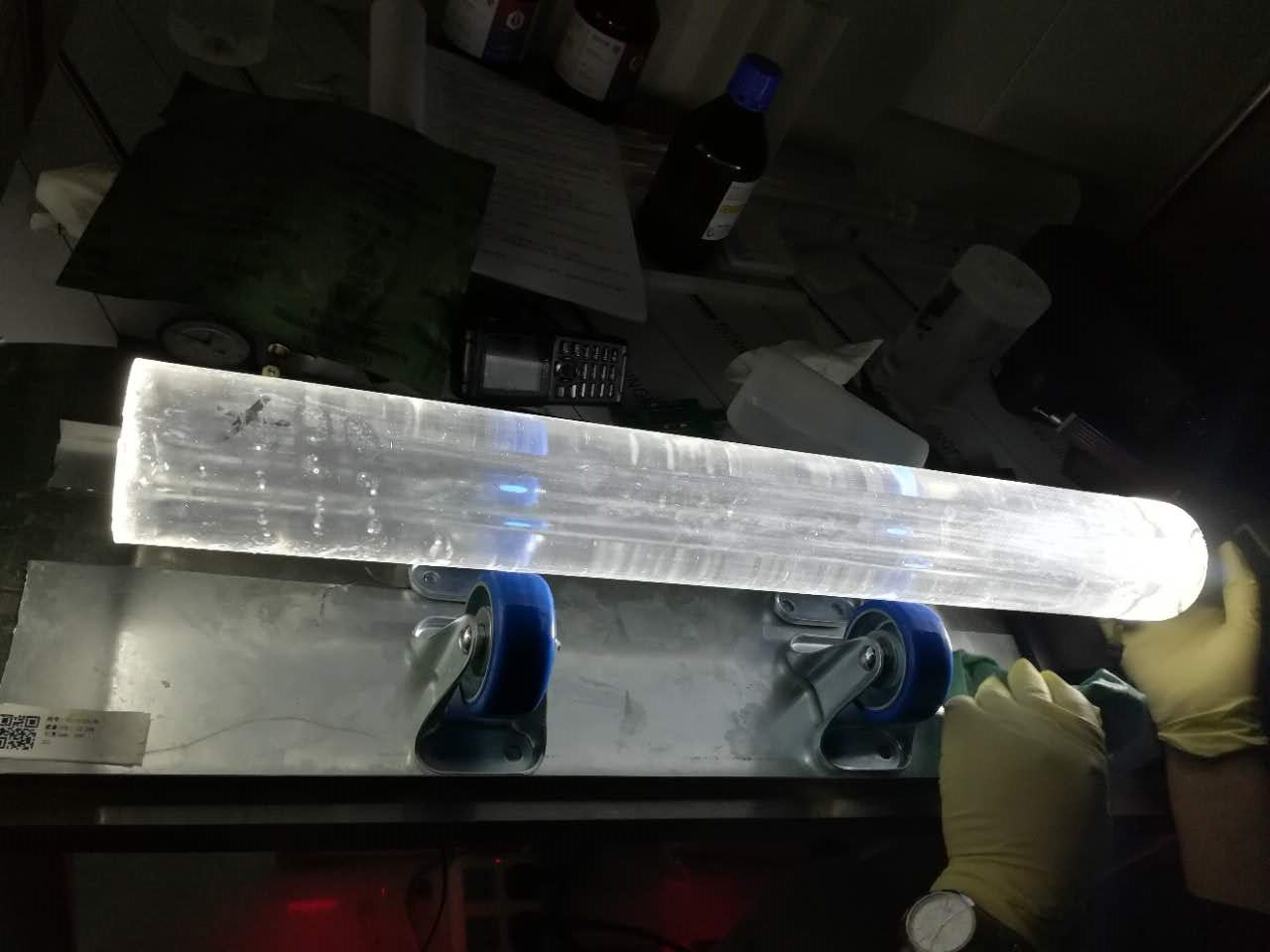 Quartz glass honing machine